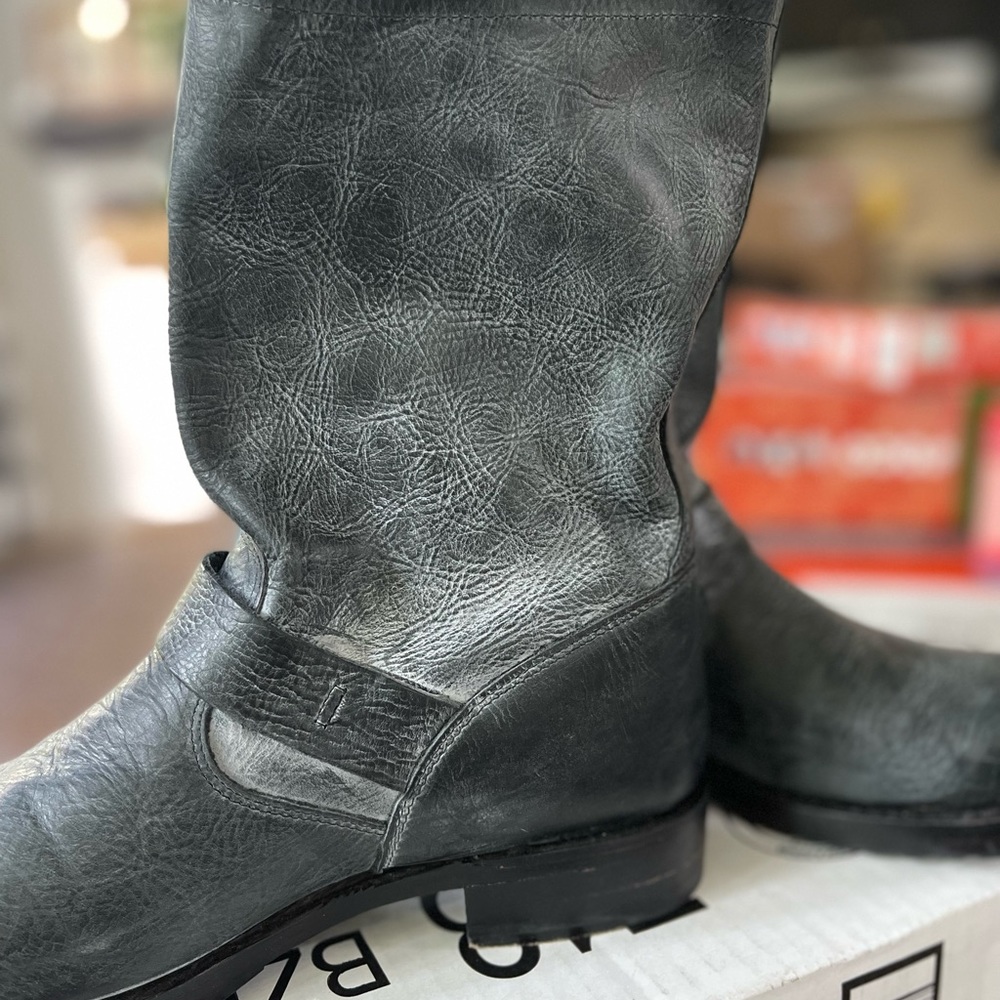 Frye Veronica Shortie Boots leather in black burnished antiques - size 9
